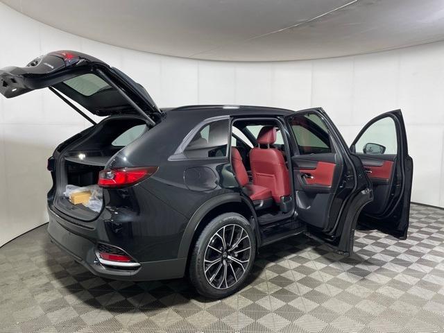 Photo of 2025 Jet Black Mica Mazda CX-70 PHEV