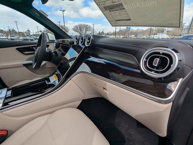Photo of 2025 Polar White Mercedes-Benz GLC 350e