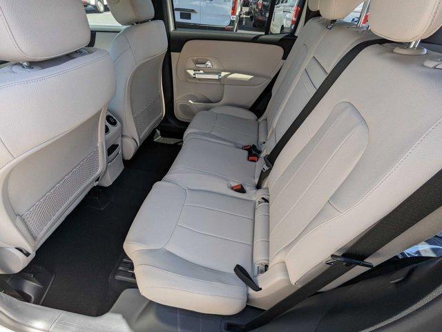 Photo of 2024 Polar White Mercedes-Benz GLB 250