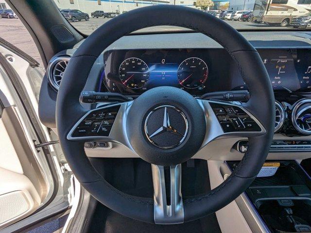 Photo of 2024 Polar White Mercedes-Benz GLB 250