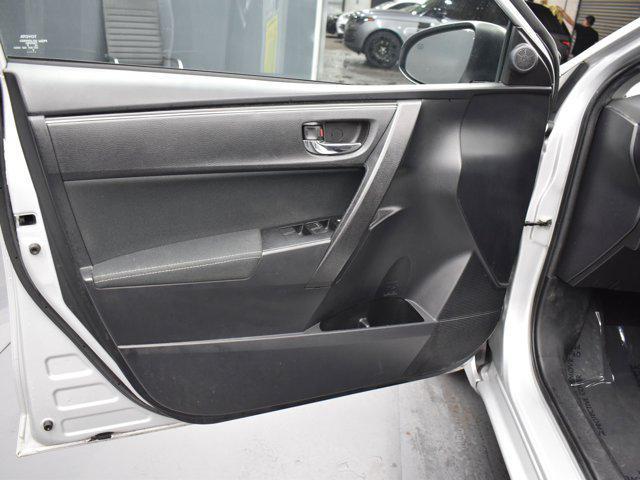 Photo of 2018 Gray Toyota Corolla