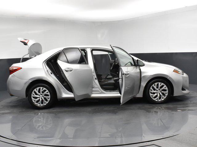 Photo of 2018 Gray Toyota Corolla