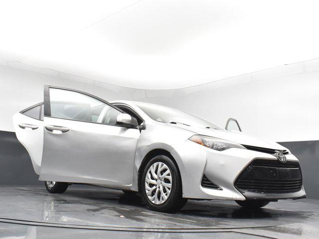 Photo of 2018 Gray Toyota Corolla