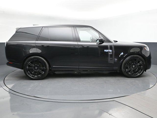 Photo of 2025 Santorini Black Metallic Land Rover Range Rover