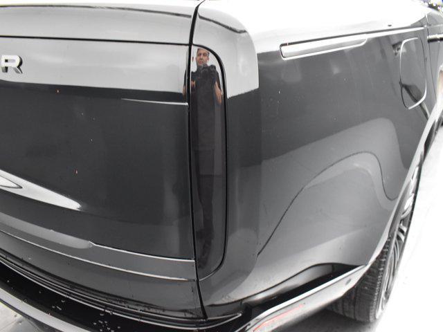 Photo of 2025 Santorini Black Metallic Land Rover Range Rover