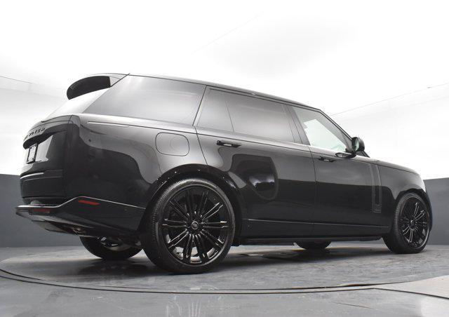 Photo of 2025 Santorini Black Metallic Land Rover Range Rover
