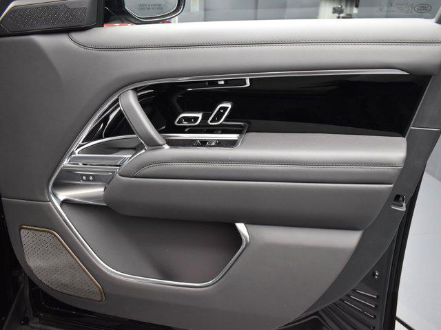 Photo of 2025 Santorini Black Metallic Land Rover Range Rover