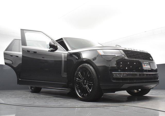 Photo of 2025 Santorini Black Metallic Land Rover Range Rover
