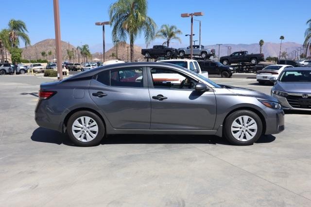 Photo of 2025 Gun Metallic Nissan Sentra
