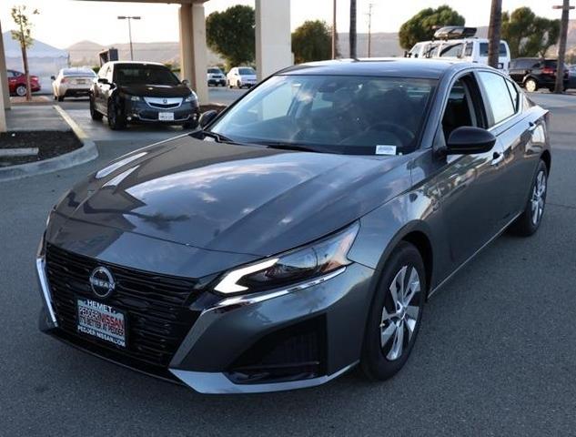 Photo of 2025 Gun Metallic Nissan Altima