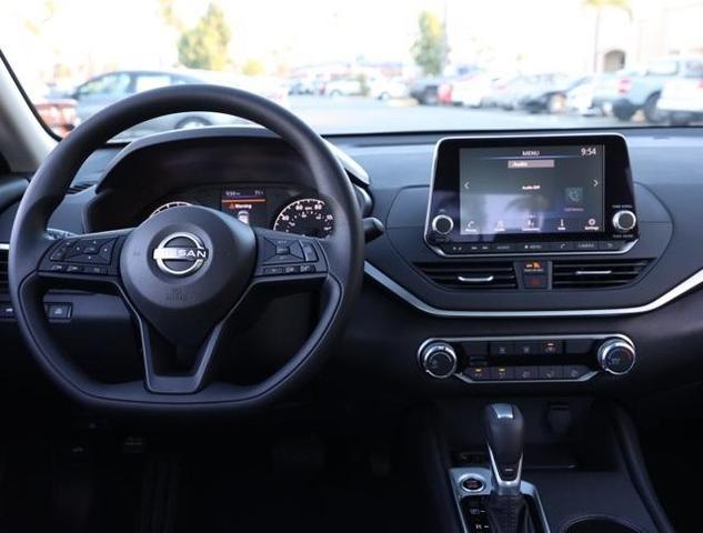 Photo of 2025 Gun Metallic Nissan Altima