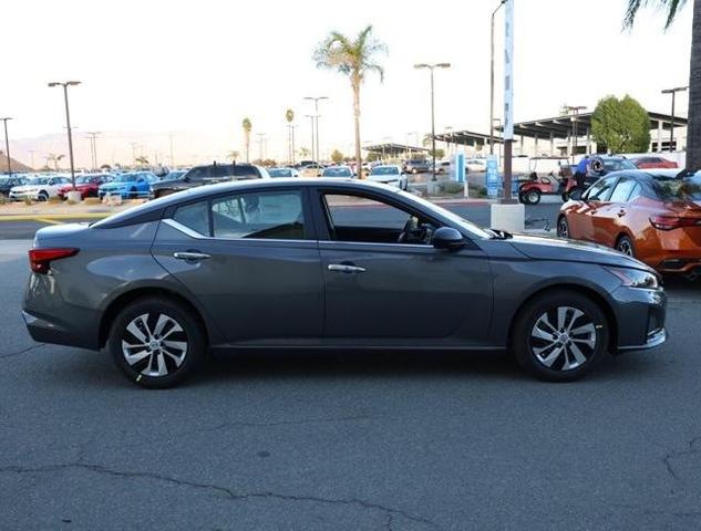 Photo of 2025 Gun Metallic Nissan Altima