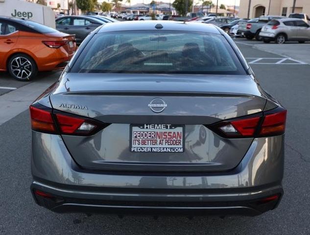 Photo of 2025 Gun Metallic Nissan Altima