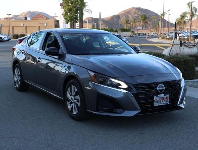 Photo of 2025 Gun Metallic Nissan Altima