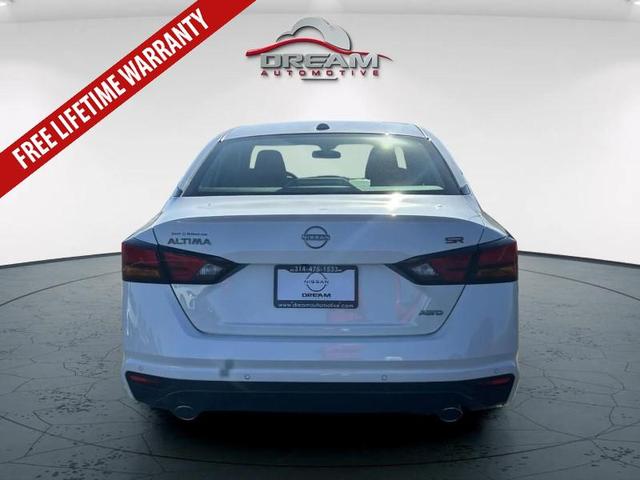 Photo of 2025 WHITE Nissan Altima