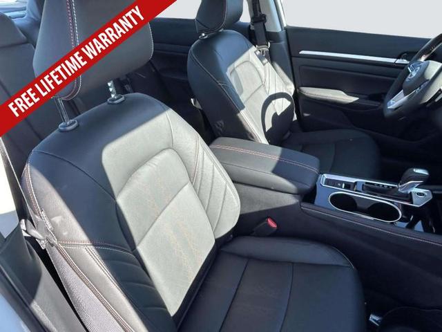 Photo of 2025 WHITE Nissan Altima