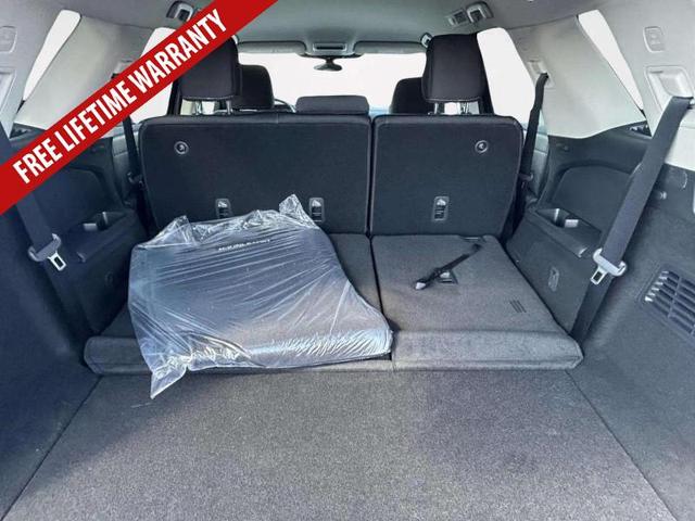 Photo of 2025 GLACIER.WHITE Nissan Pathfinder