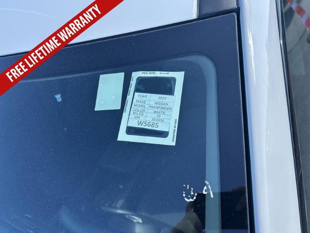 Photo of 2025 GLACIER.WHITE Nissan Pathfinder