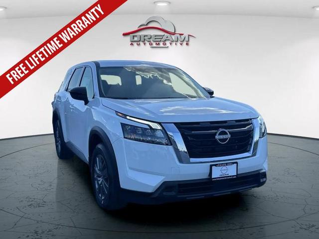 Photo of 2025 GLACIER.WHITE Nissan Pathfinder