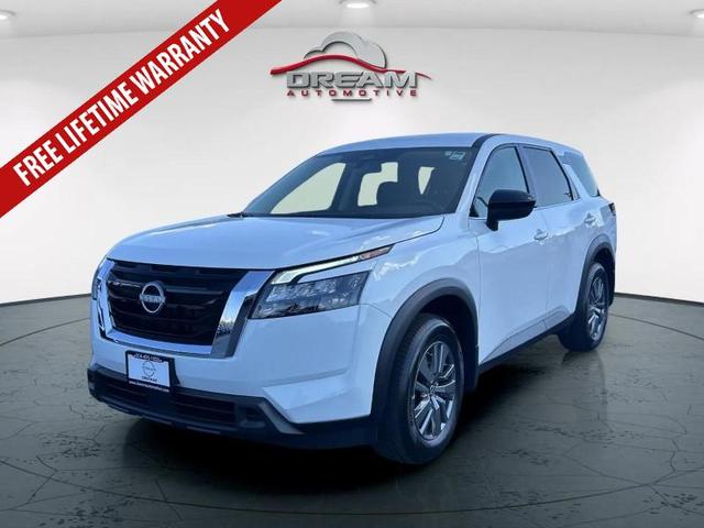 Photo of 2025 GLACIER.WHITE Nissan Pathfinder