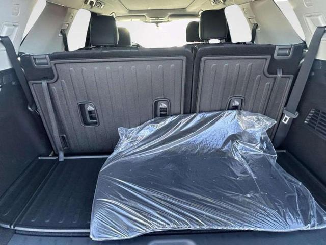 Photo of 2025 2T.GRAY.BLACK Nissan Pathfinder