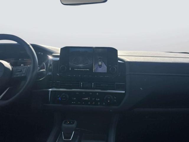 Photo of 2025 2T.GRAY.BLACK Nissan Pathfinder