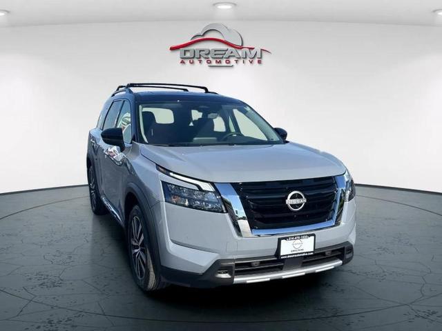 Photo of 2025 2T.GRAY.BLACK Nissan Pathfinder