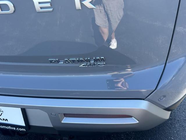 Photo of 2025 2T.GRAY.BLACK Nissan Pathfinder
