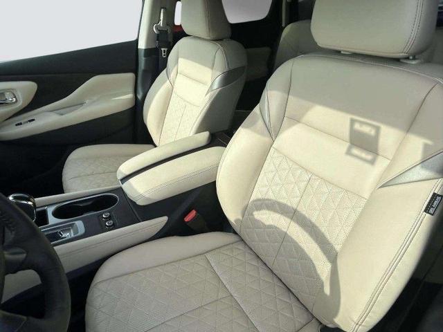 Photo of 2024 Scarlet Ember Tintcoat Nissan Murano