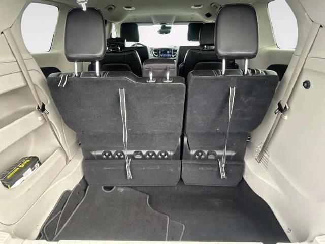 Photo of 2023 Granite Crystal Metallic Clearcoat Chrysler Pacifica