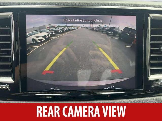 Photo of 2023 Granite Crystal Metallic Clearcoat Chrysler Pacifica