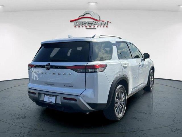Photo of 2025 Everest White Pearl Tricoat Nissan Pathfinder