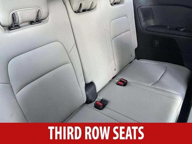 Photo of 2025 Everest White Pearl Tricoat Nissan Pathfinder