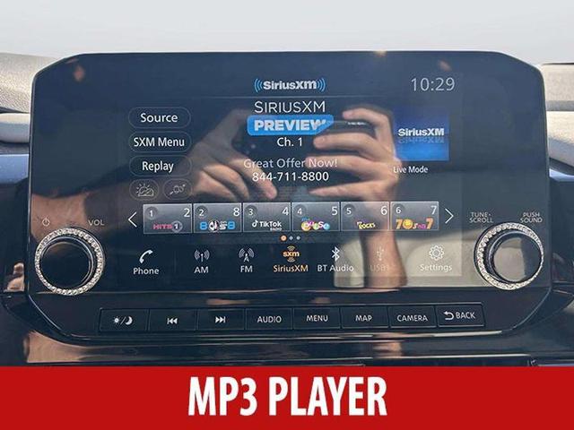 Photo of 2025 Everest White Pearl Tricoat Nissan Pathfinder