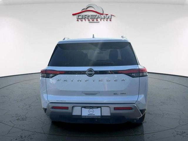 Photo of 2025 Everest White Pearl Tricoat Nissan Pathfinder