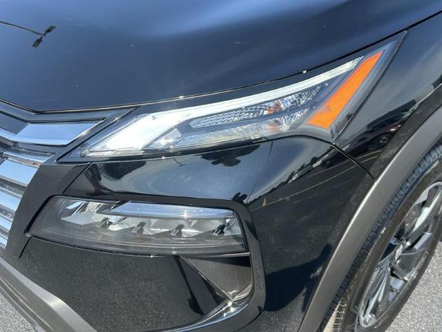 Photo of 2025 SUPER.BLACK Nissan Rogue