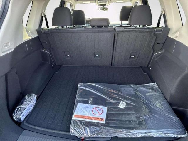 Photo of 2025 SUPER.BLACK Nissan Rogue