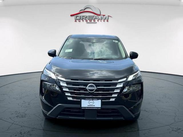 Photo of 2025 SUPER.BLACK Nissan Rogue