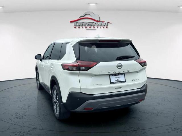 Photo of 2023 Pearl White Tricoat Nissan Rogue