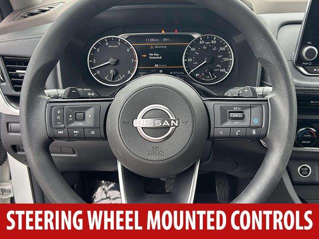 Photo of 2023 Pearl White Tricoat Nissan Rogue