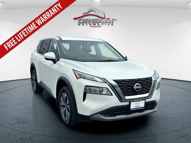 Photo of 2023 Pearl White Tricoat Nissan Rogue
