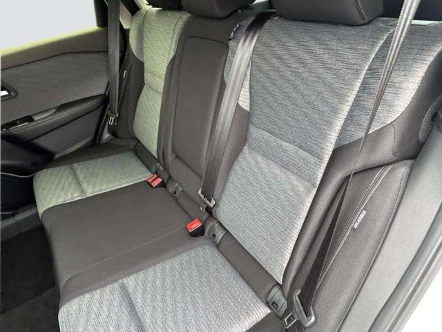 Photo of 2023 Pearl White Tricoat Nissan Rogue