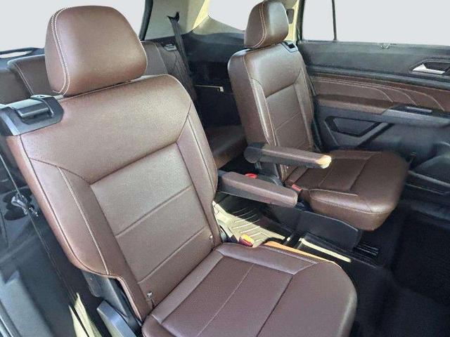 Photo of 2021 Deep Black Pearl Volkswagen Atlas