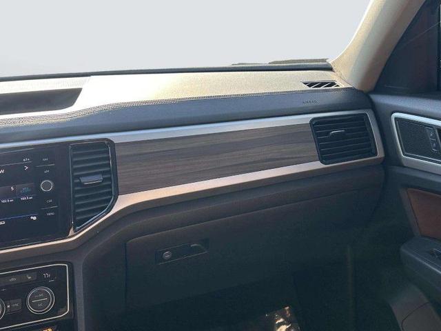 Photo of 2021 Deep Black Pearl Volkswagen Atlas
