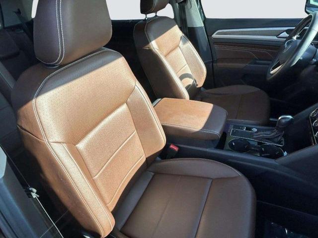 Photo of 2021 Deep Black Pearl Volkswagen Atlas