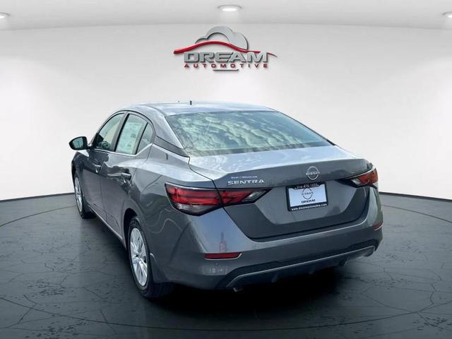 Photo of 2025 GUN.METALLIC Nissan Sentra