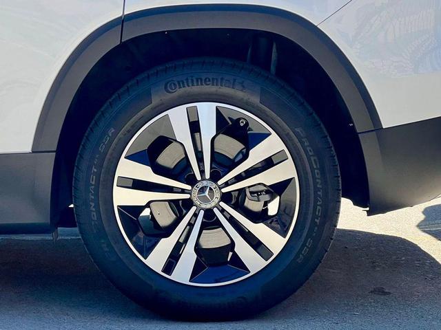 Photo of 2025 Polar White Mercedes-Benz GLB 250