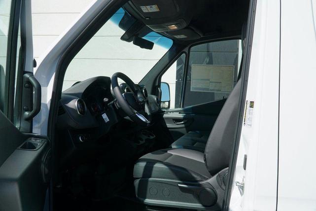 Photo of 2025 914 Mercedes-Benz Sprinter 2500