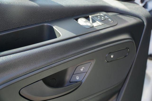 Photo of 2025 914 Mercedes-Benz Sprinter 2500