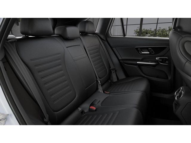 Photo of 2025 Polar White Mercedes-Benz GLC 300